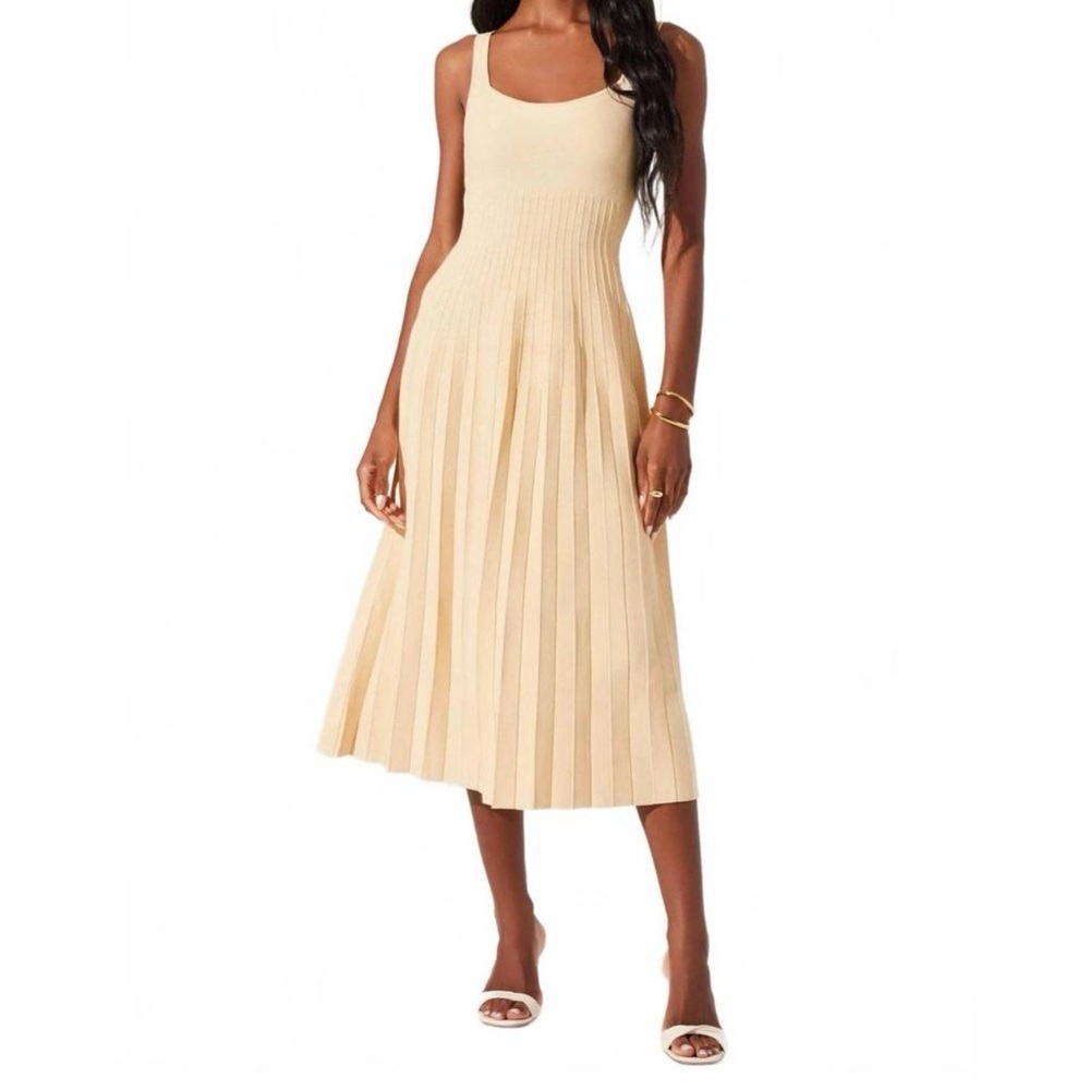 Astr the Label Midi Pleated Dress